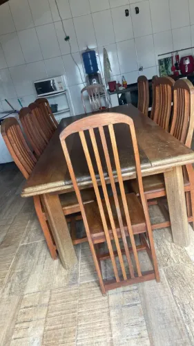 Mesa de massaranduba com 10 cadeiras
