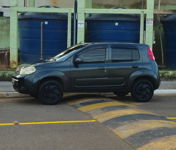 Fiat Uno Vivace 1.0 EVO Fire Flex 8V 3P 2012