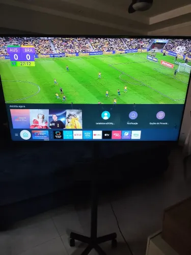 Smart TV Samsung Crystal UHD 50" 4K + Suporte de Chão com Rodinhas