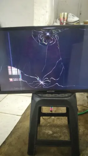 Vendo tv d Multilaser para retirada de peças