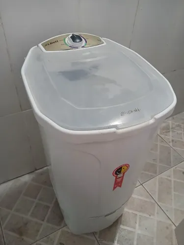 Tanquinho 10 kilos em ótimo estado funcionando perfeitamente