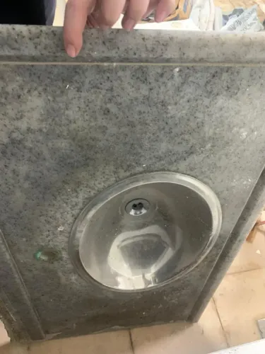 PROMO!!! Pia de mármore cinza para cozinha c/ cuba inox (usada em bom estado)