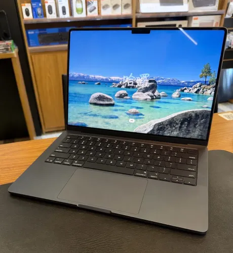MacBook Pro M5 512Gb SSD 16GB RAM