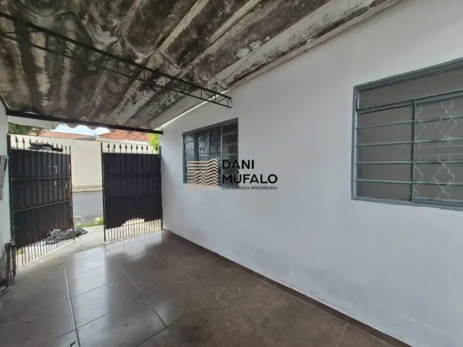 LOCAÇÃO - BELA VISTA - CASA COM 01 DORMITORIO E 01 VAGA DE GARAGEM