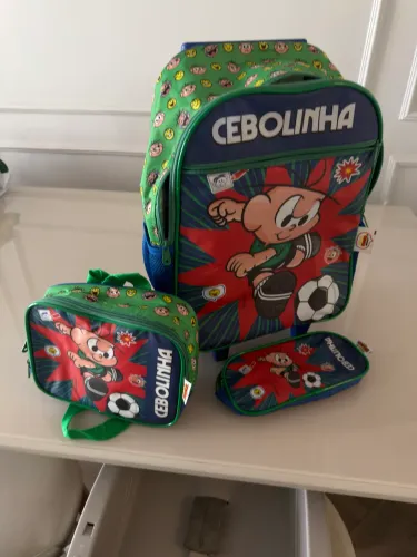 Kit Mochila rodinha + lancheira + estojo