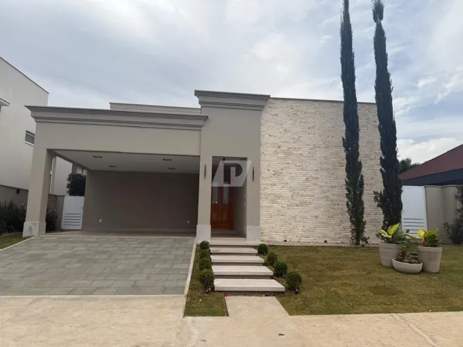 Casa em condomínio no Alphaville Piracicaba - 3 quartos, 3 suítes, 247m² - Venda em Piraci