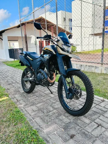XTZ 250 Lander 2024