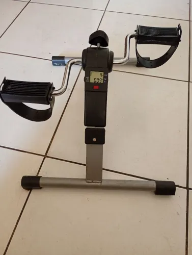 Vendo bicicletinha ergométrica portátil + kit de Pilates