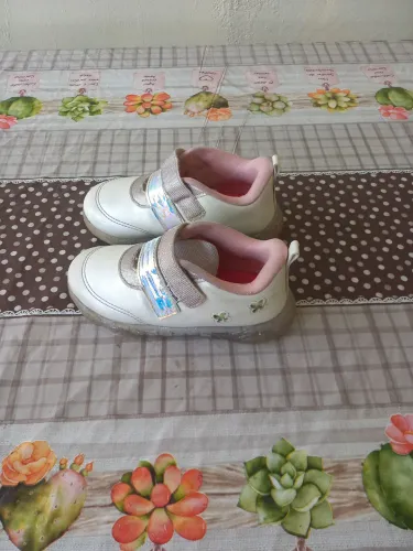 Sapato pisca pisca feminino