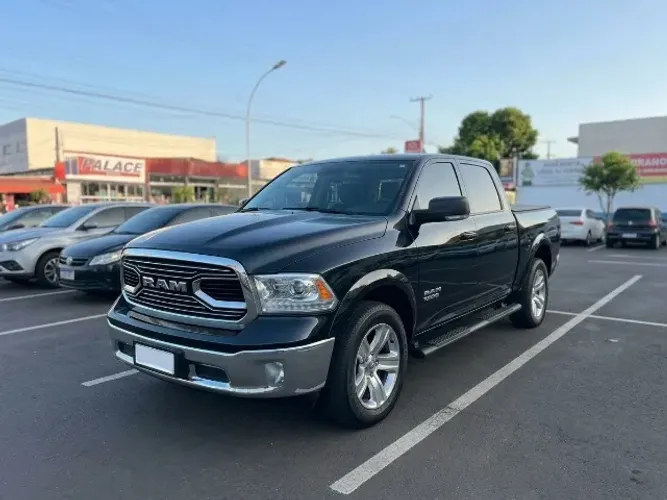 Ram Classic Laramie 5.7 V8 16V Gasolina 4X4 Aut. 2023