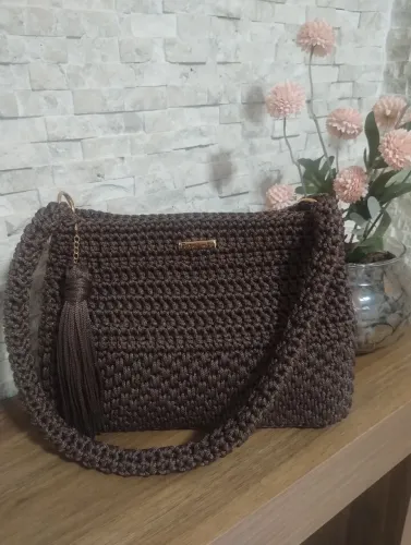 Bolsa de crochê marrom