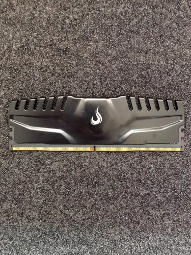 Memória RAM 16GB Rise Mode Z Series DDR5 4800MHz CL40 - Excelente Estado