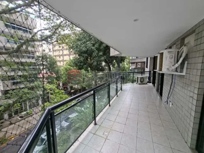 Apartamento : / Residencial / Laranjeiras