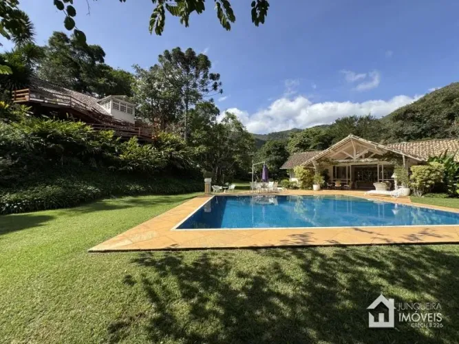 Casa em Condomínio- Petrópolis, Nogueira