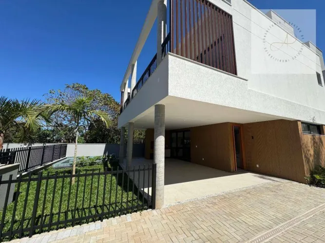 Casa com 3 dormitórios à venda, 240 m² por R$ 3.450.000,00 - Cacupé - Florianópolis/SC