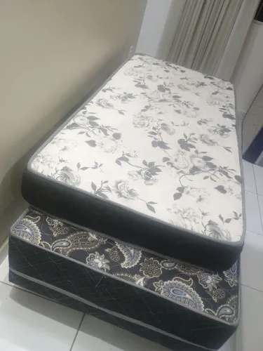 Cama box solteiro Base e o colchão de espuma