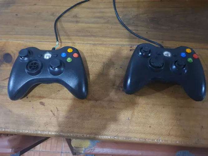 Xbox360 desbloqueado com 2 controles