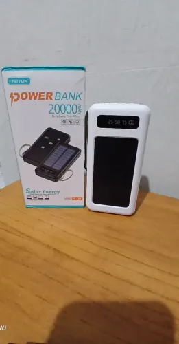 Power Bank Solar 20.000mAh Com 4 Cabos Acoplados - Carregador Portátil Universal