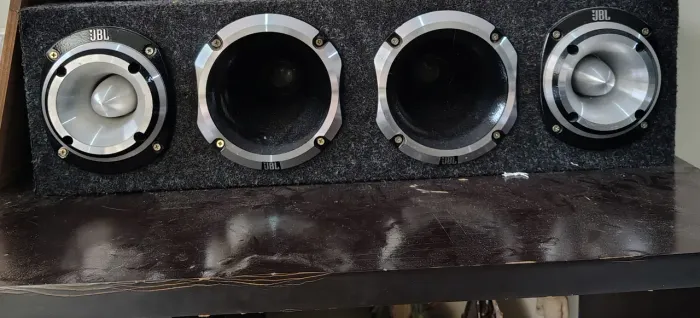 Corneteira 2*2 JBL drive d250trio e twitter JBL st450trio