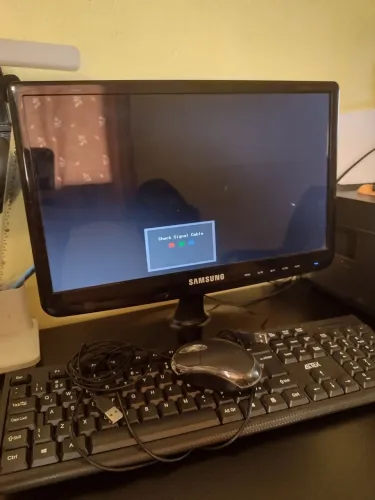 Monitor Samsung 16" + Techado e Mouse