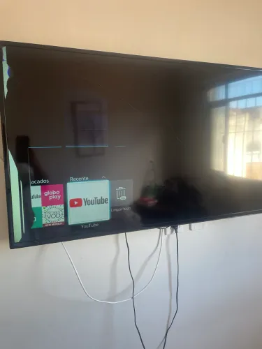 Tv com tela com defeito