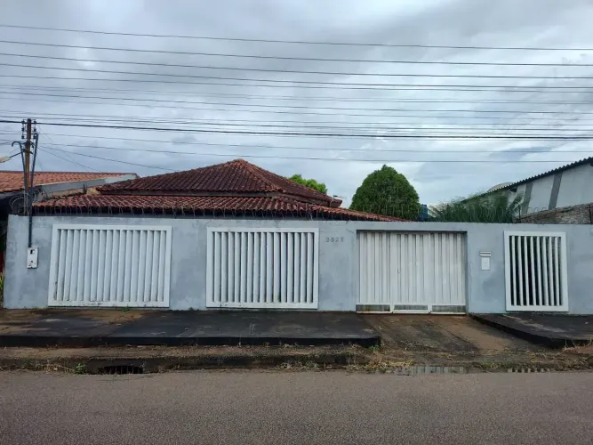 Imóvel para venda com 200 metros quadrados com 3 quartos