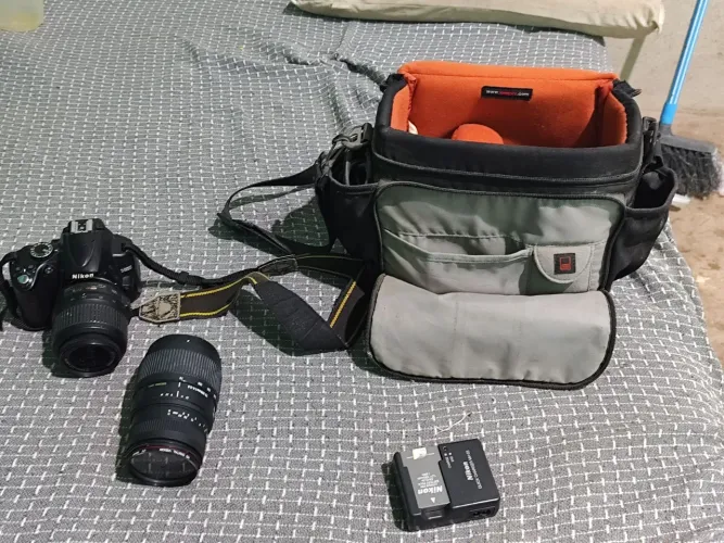 Kit Câmera Nikon D5100 + Lente 18-55mm + Telefoto 70-300mm + Bolsa Lowepro
