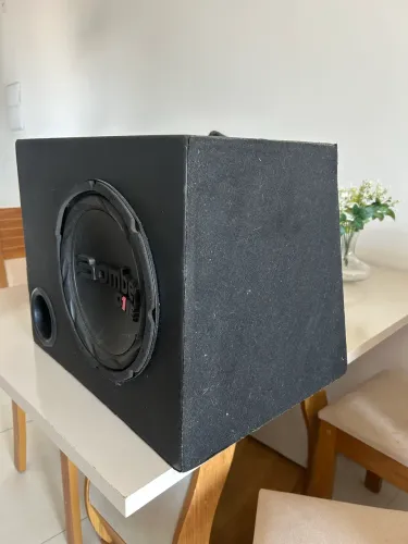 caixa de som subwoofer automotivo Bomber B-One