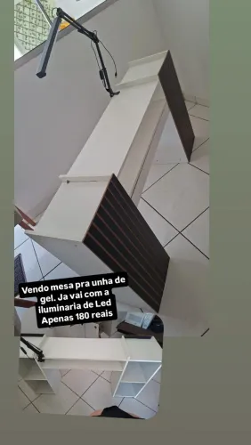 Mesa de manicure pra unha de gel