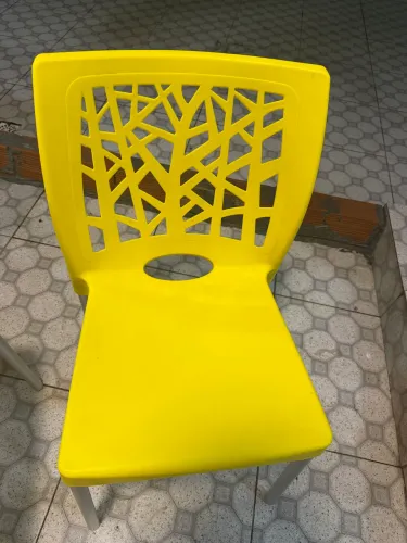 Vendo jogo de cadeiras semi novas 7 cadeiras