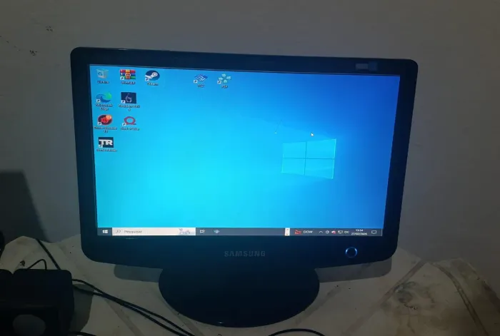 Monitor - 16 polegadas