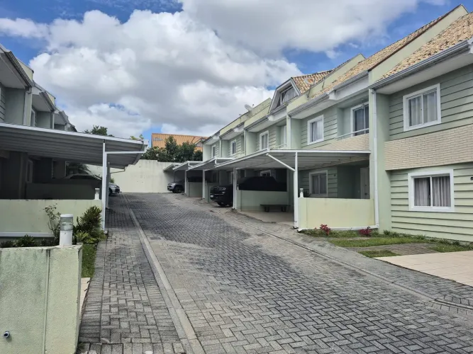 Sobrado Duplex à venda, 3 quartos sendo uma suíte no Uberaba, Curitiba, PR