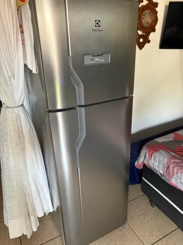 Geladeira Electrolux Frost Free Inox - Excelente estado