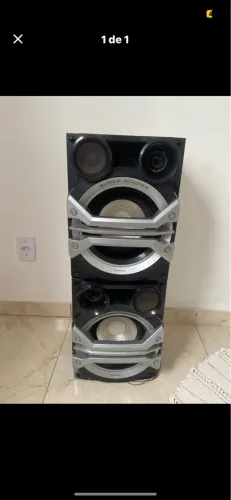 Vendo duas caixa 1300ws potência preço bom pra sair logo 400
