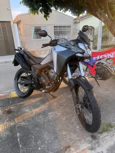 Vendo moto bem conservada