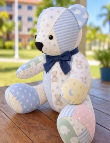 Urso de memória personalizado feito com roupa especial