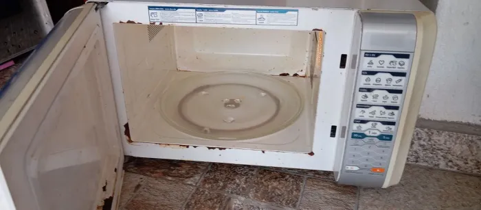 Microondas para retirada de peças
