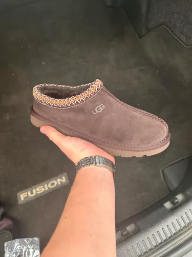 Bota UGG Clássica-Marrom TAM:36 BR