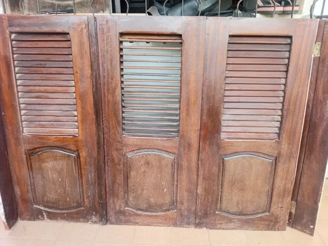 Vende se janela madeira 3 folhas