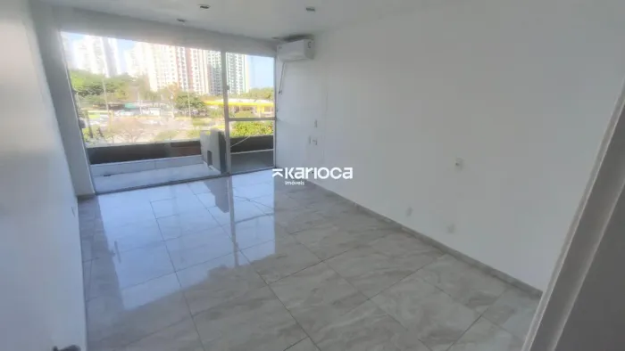 SALA À VENDA NO EDIFÍCIO BLUE SKY BARRA DA TIJUCA COM 44m² POR R$ 205.000,OO