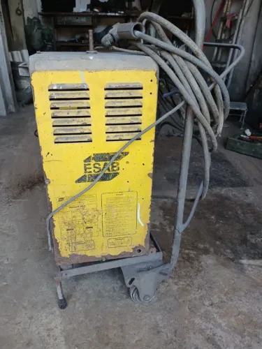 Vendo essa máquina de solda 250 ampére