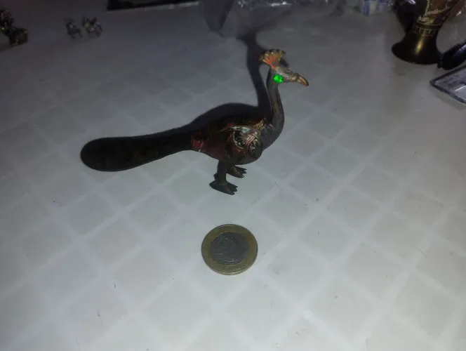 Escultura Pavão de metal