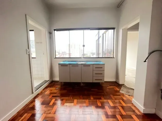 Apartamento com 4 Quarto(s) e 1 banheiro(s) para Alugar, 120 m² por R$ 2400 / Mês