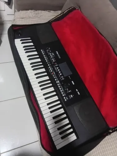 TECLADO KORG PA 300