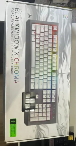 Teclado razer blackwidow x chroma mercury