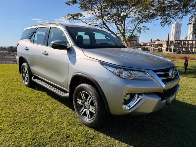 Toyota Hilux SW4 SRV 4X2 2.7 Flex 16V Aut. 2020