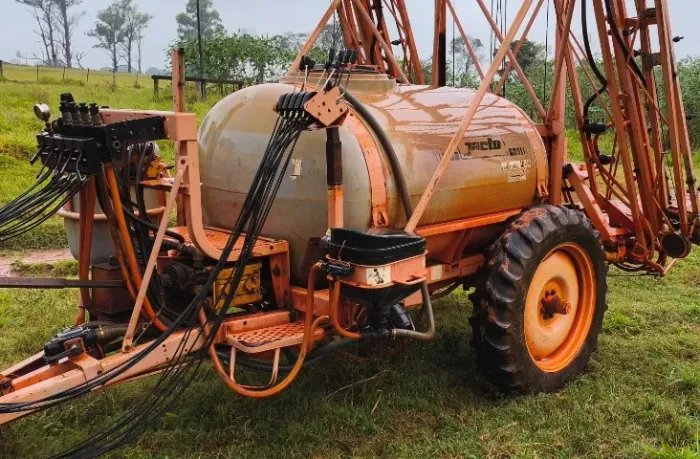 Pulverizador Jacto Columbia AD18