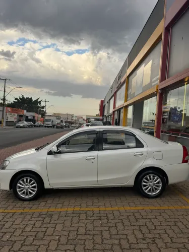 Toyota Etios XLS Sedan 1.5 Flex 16V 4P Mec. 2016