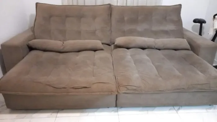Sofá retrátil e reclinável