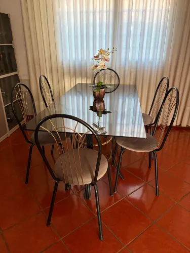 Mesa e cadeiras 6 lugares de vidro